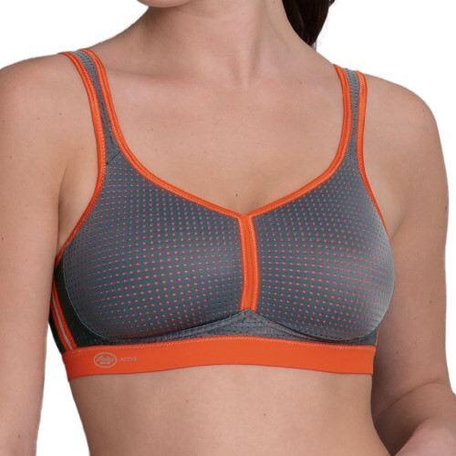 Medium support sports bras buy from Dutch Designers Outlet.